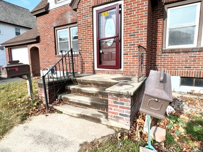 Building Photo - 1829 Osterlitz Ave