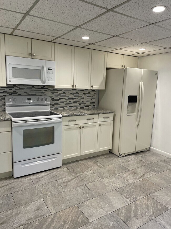 Building Photo - 7 Escondido Cir