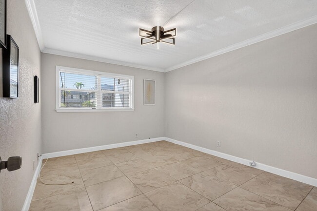 Building Photo - 497 Brittany K