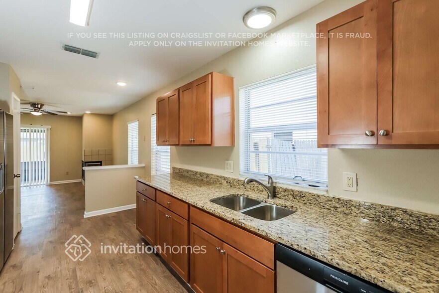Building Photo - 1624 Gardner Dr