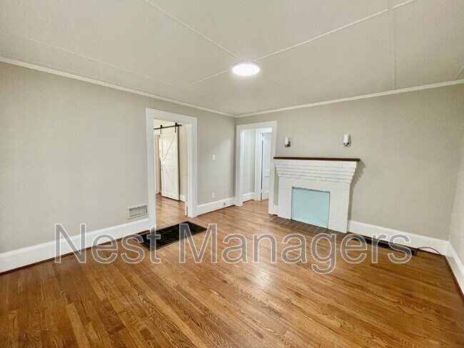Building Photo - 1312 Summitt Ave