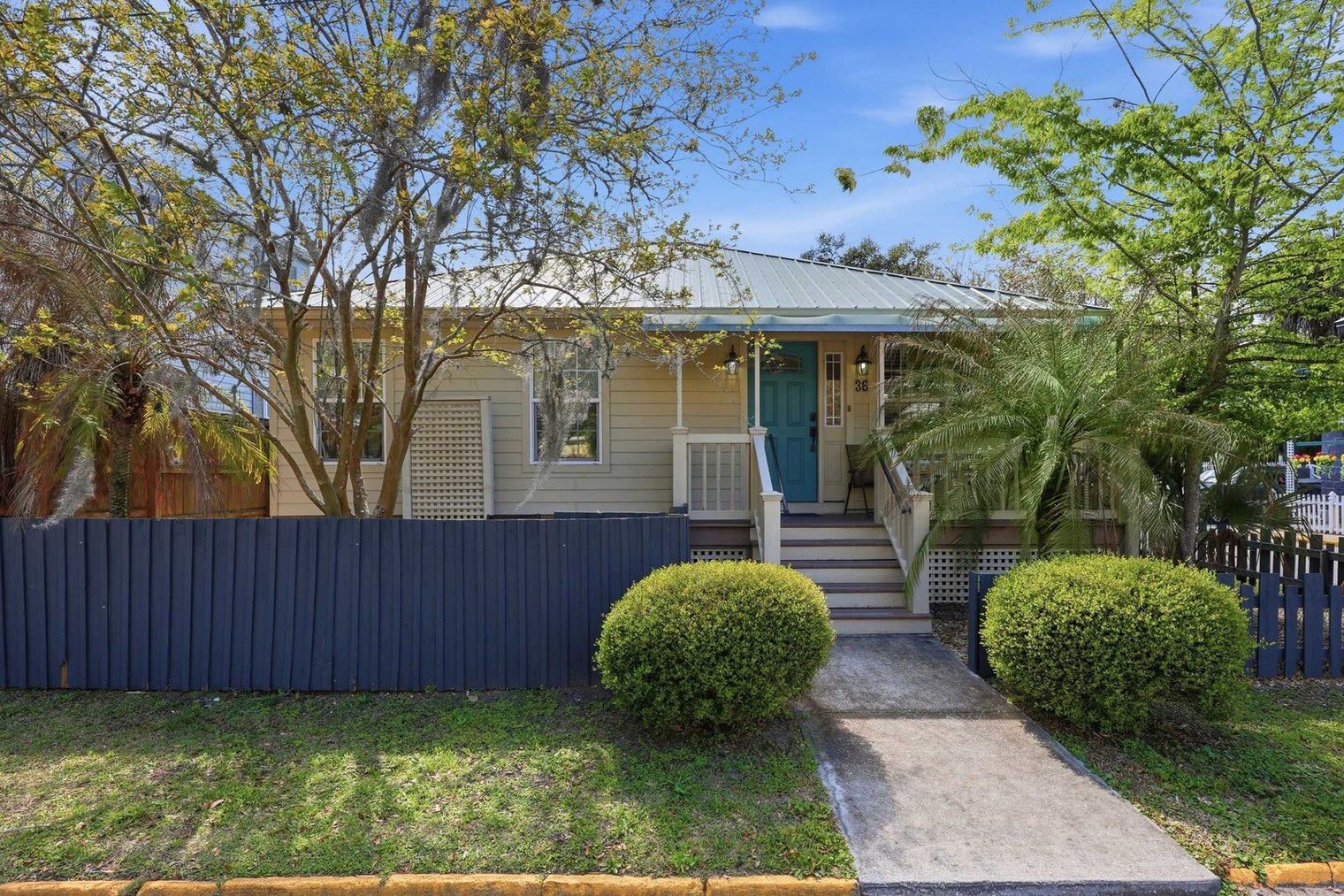 Building Photo - 36 Weeden St