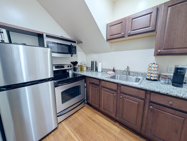 Building Photo - The Norm Appartments