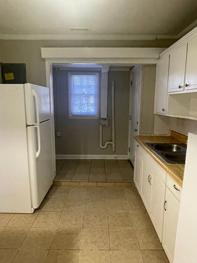 Building Photo - Adorable 3 bedroom 1 bath home with a carport . Located in Rock Hill