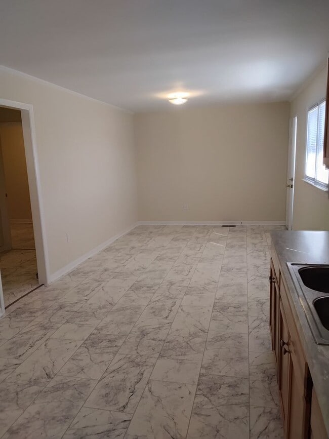 Building Photo - Cute duplex in Beaufort