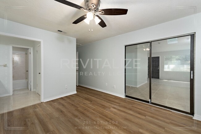 Building Photo - Beautifully Updated 3-Bedroom Home with Granite Kitchen & Sunroom Retreat!