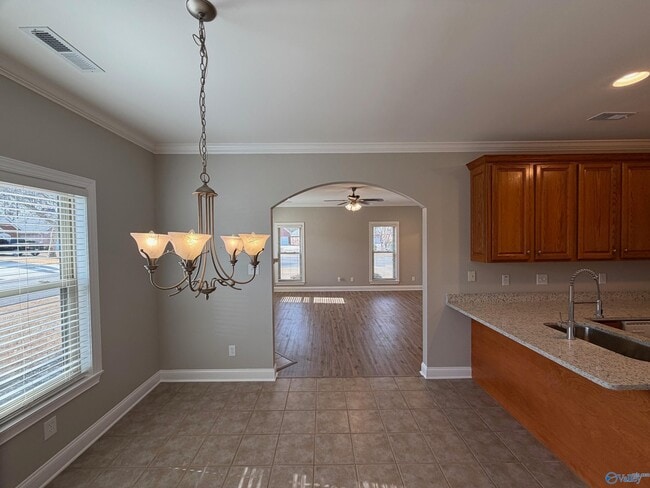 Building Photo - 945 Tracey Ln