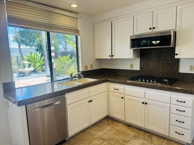 Building Photo - View Mission Oaks 4 Bedroom