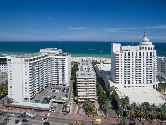 Building Photo - 1621 Collins Ave