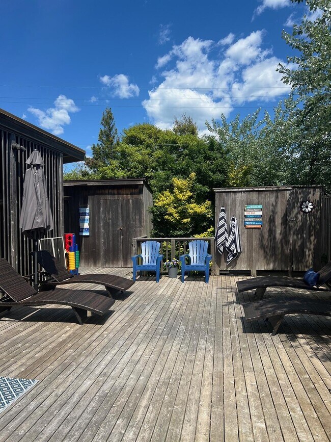 Building Photo - 101 Bungalow Ln