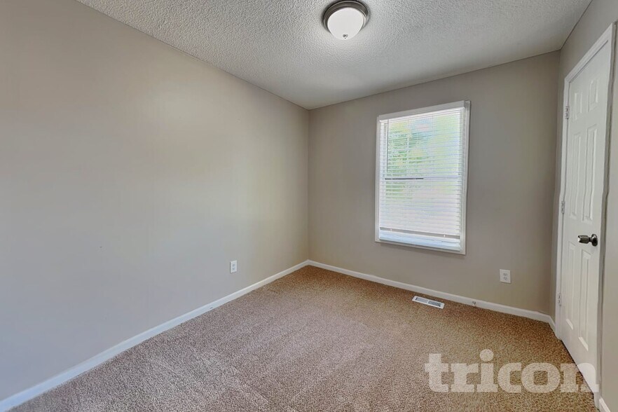 Building Photo - 1501 Cypress Dr