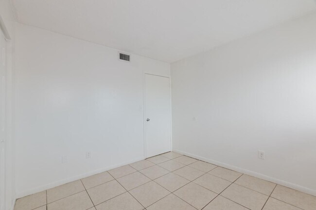 Building Photo - 2020 NW 119th St