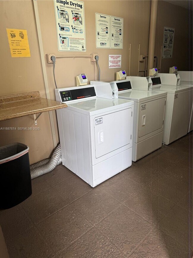 Building Photo - 13550 SW 6th Ct