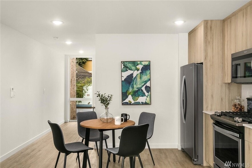 Building Photo - 2609 S Judkins St