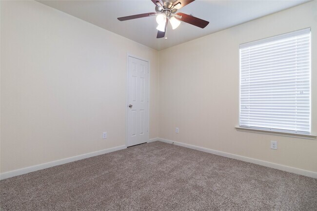 Building Photo - 4215 Medina River Loop