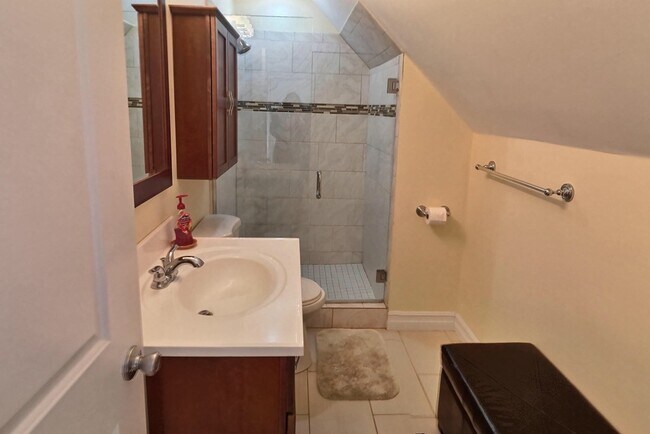 Building Photo - 272 Lamartine St