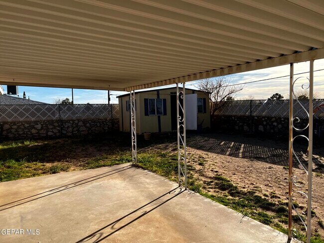 Building Photo - 112 De Leon Dr