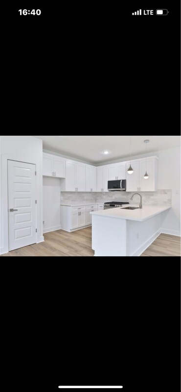 Building Photo - 8220 Bonaire St