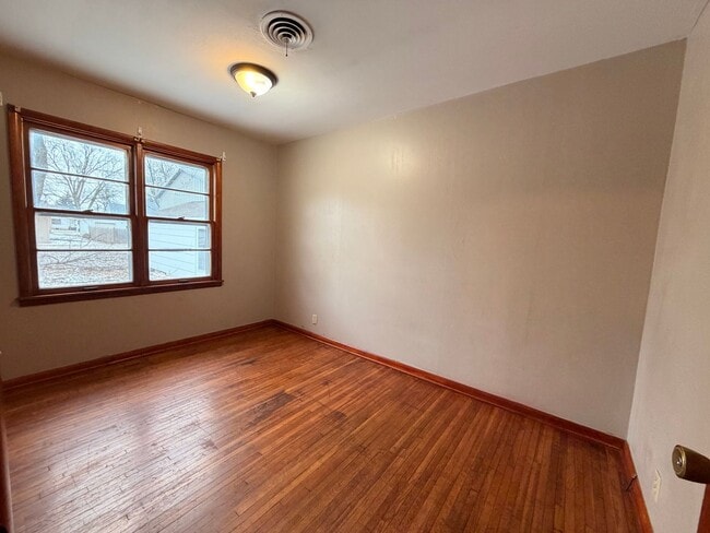 Building Photo - 3 Bedroom house in Rockwell City $850