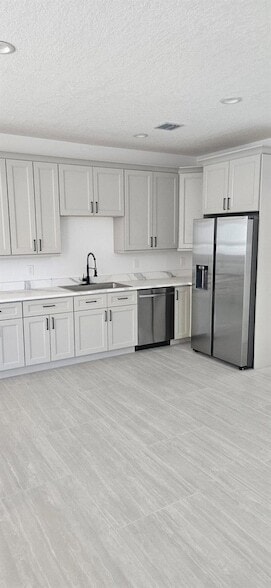 Building Photo - 100 Dover St