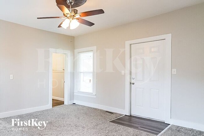 Building Photo - 130 Warren Ave