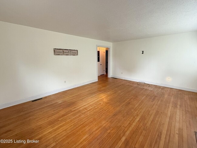 Building Photo - 1445 Campbellsville Rd