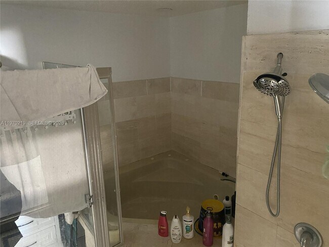 Building Photo - 3251 SW 67th Ave