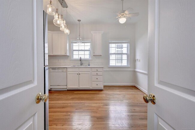 Building Photo - 8321 Barons Ct