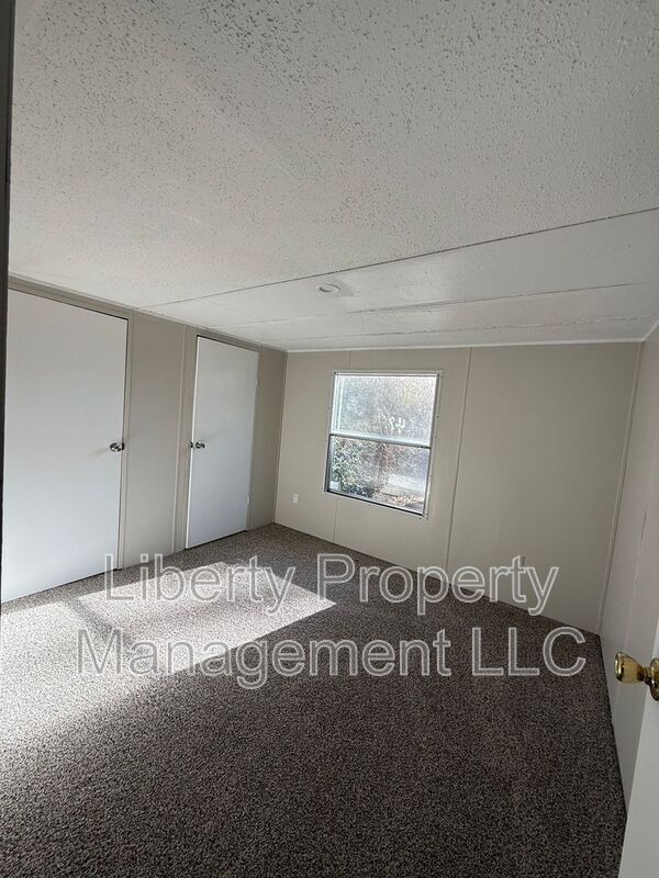 Building Photo - 144 New Hope Cir