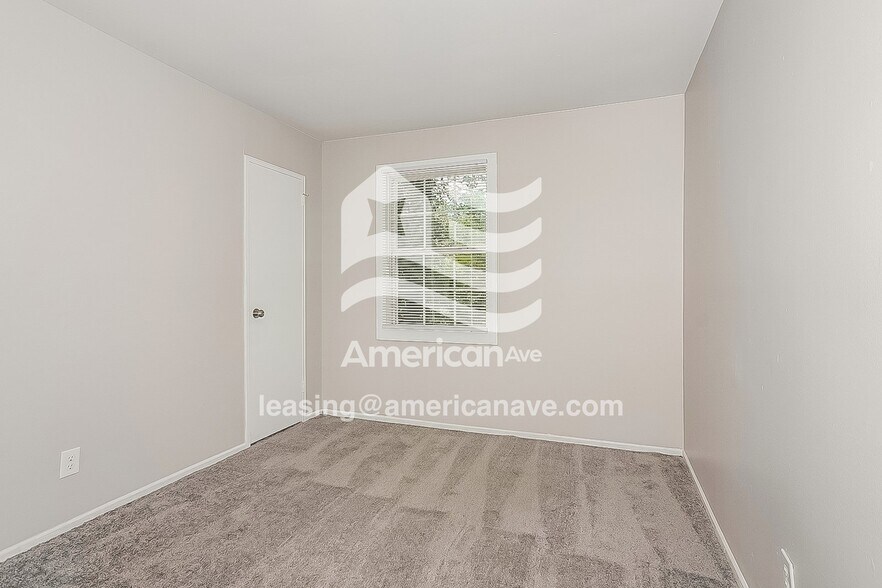 Building Photo - 674 Morton Ave NE