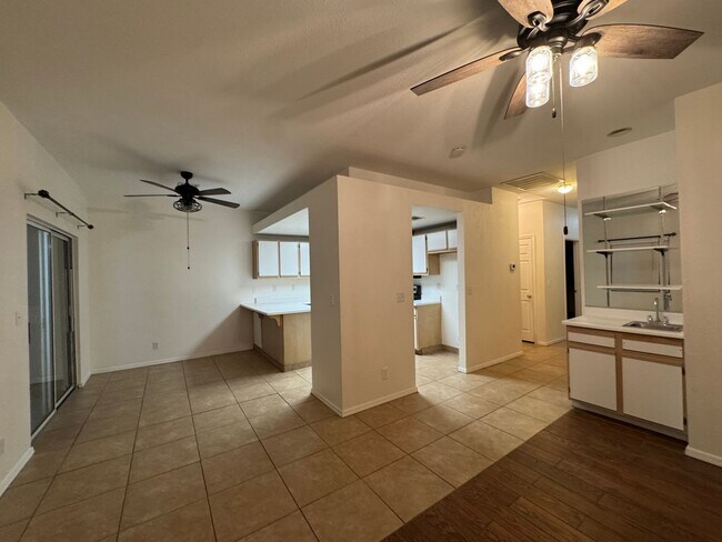 Building Photo - 2834