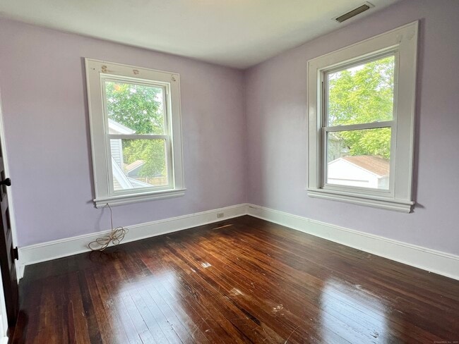 Building Photo - 36 Lindsley Pl
