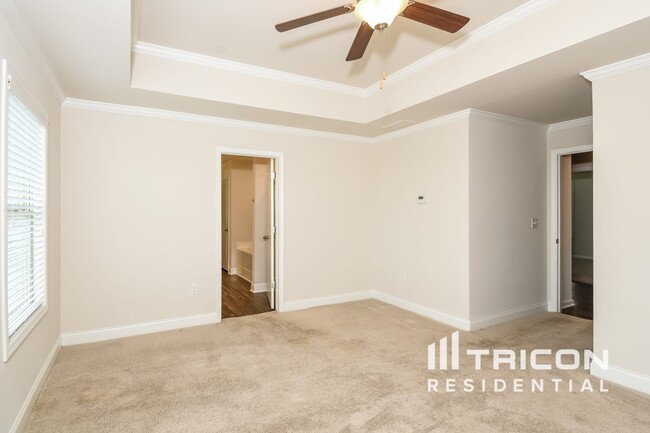 Building Photo - 730 Ireland Ln