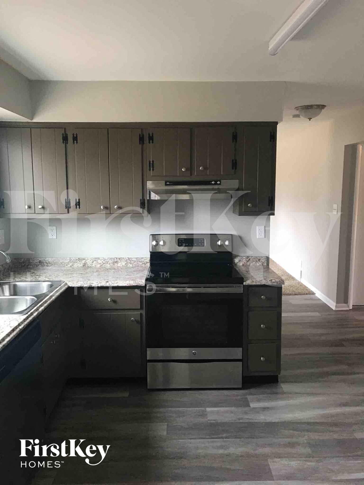 Building Photo - 1758 Hilltree Dr