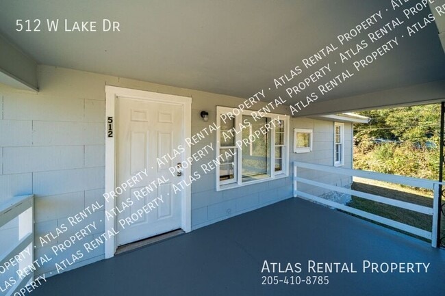 Building Photo - 512 W Lake Dr