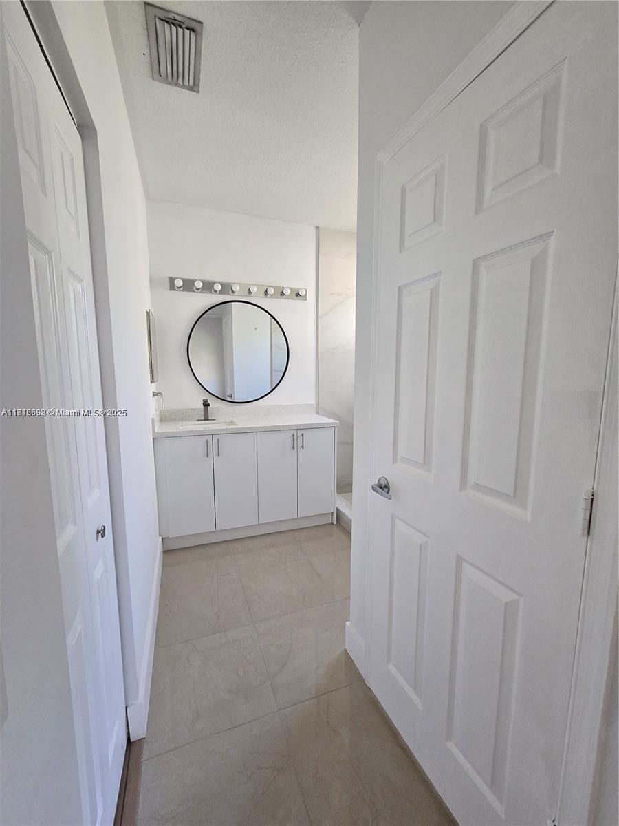 Building Photo - 129 Riverwalk Cir