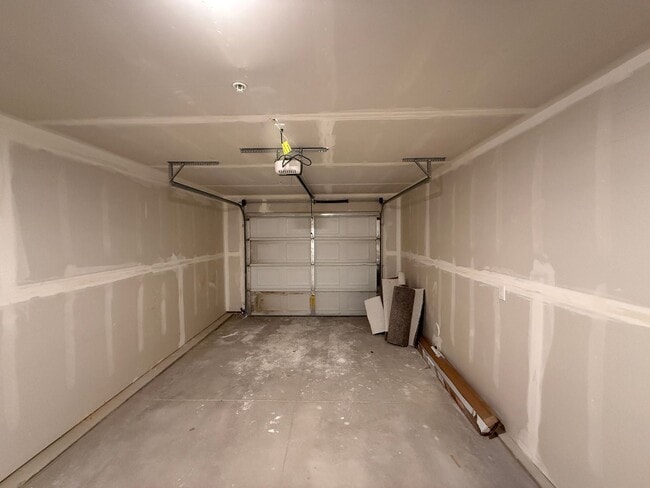 Building Photo - 5697 E Surfers Pt Ln