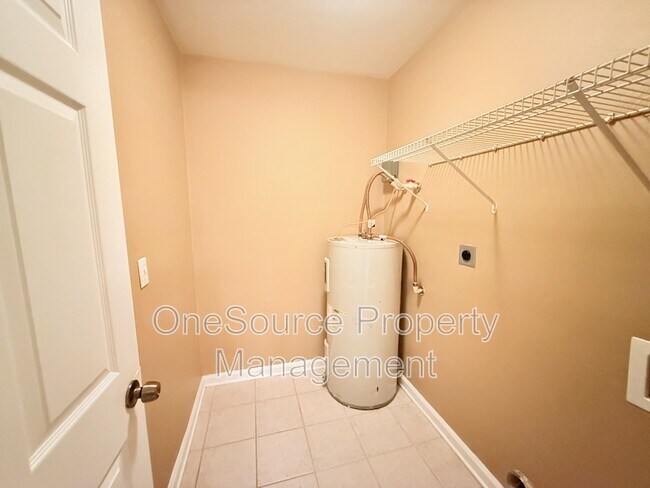 Building Photo - 111 N Charles Willis Dr