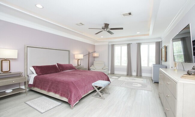 Building Photo - 15 E Breezy Way