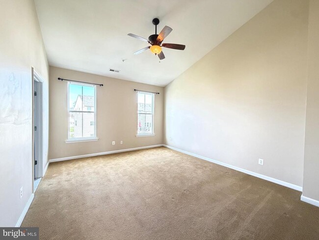 Building Photo - 1693 Mohegan Dr