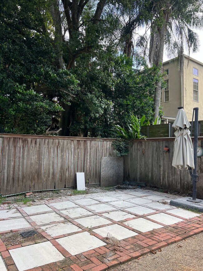 Building Photo - Newly Renovated 3 Bed, 2 Bath Near Campus