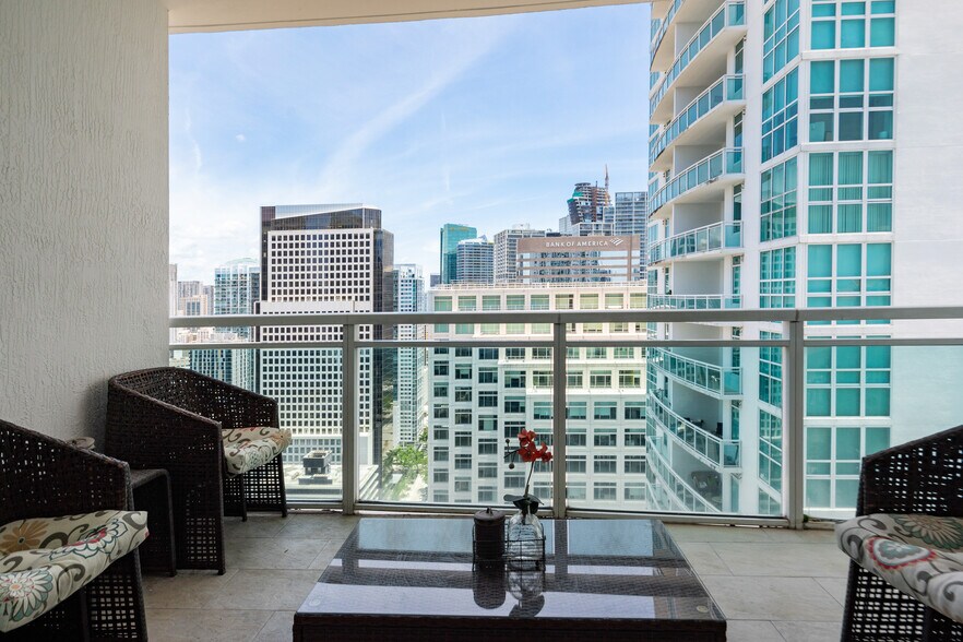 Building Photo - 951 Brickell Ave