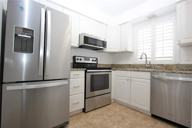 Building Photo - 1250 S Denning Dr