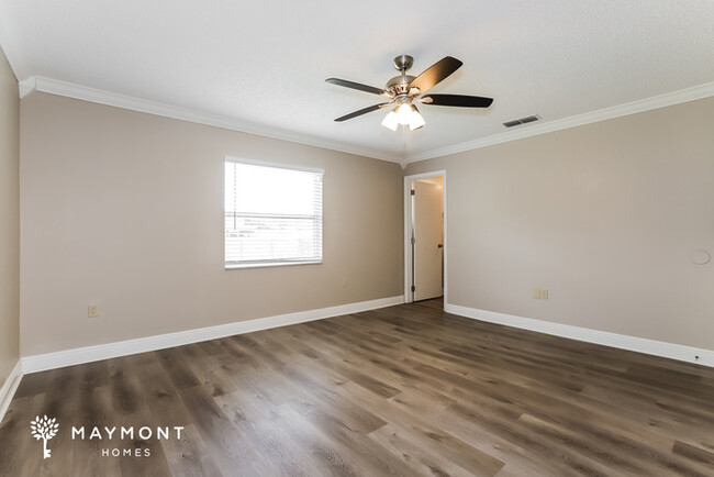 Building Photo - 3-Bedroom Home with Fenced Yard