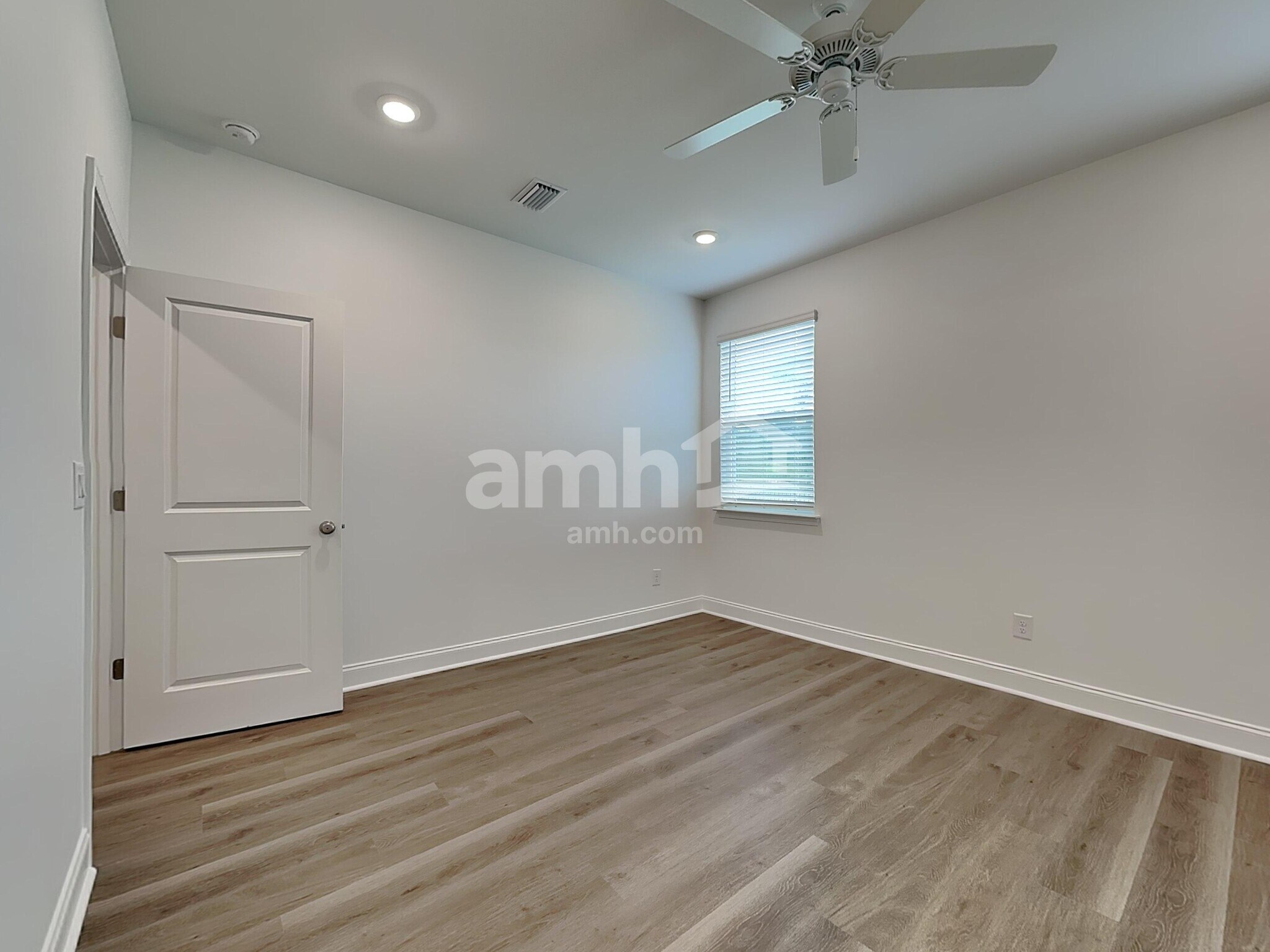 Building Photo - 531 Armstrong Curv