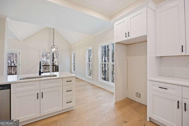 Building Photo - 360 Ansley Dr