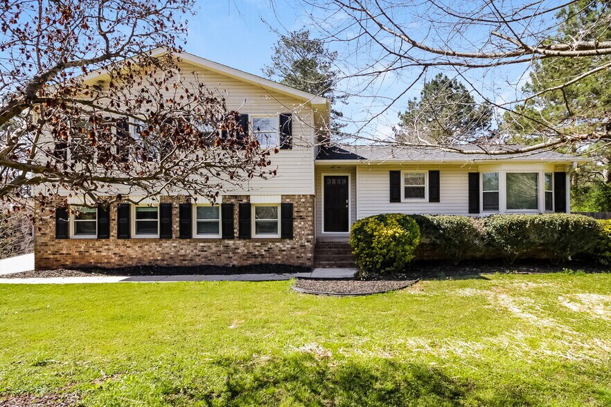 Primary Photo - 35 Pine Grove Rd