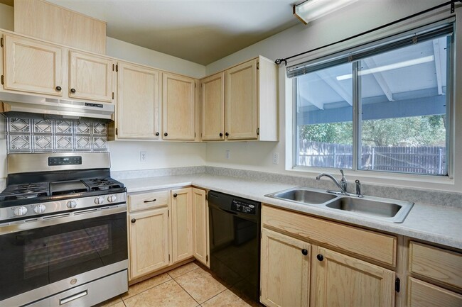 Building Photo - 3150 N Greg Dr