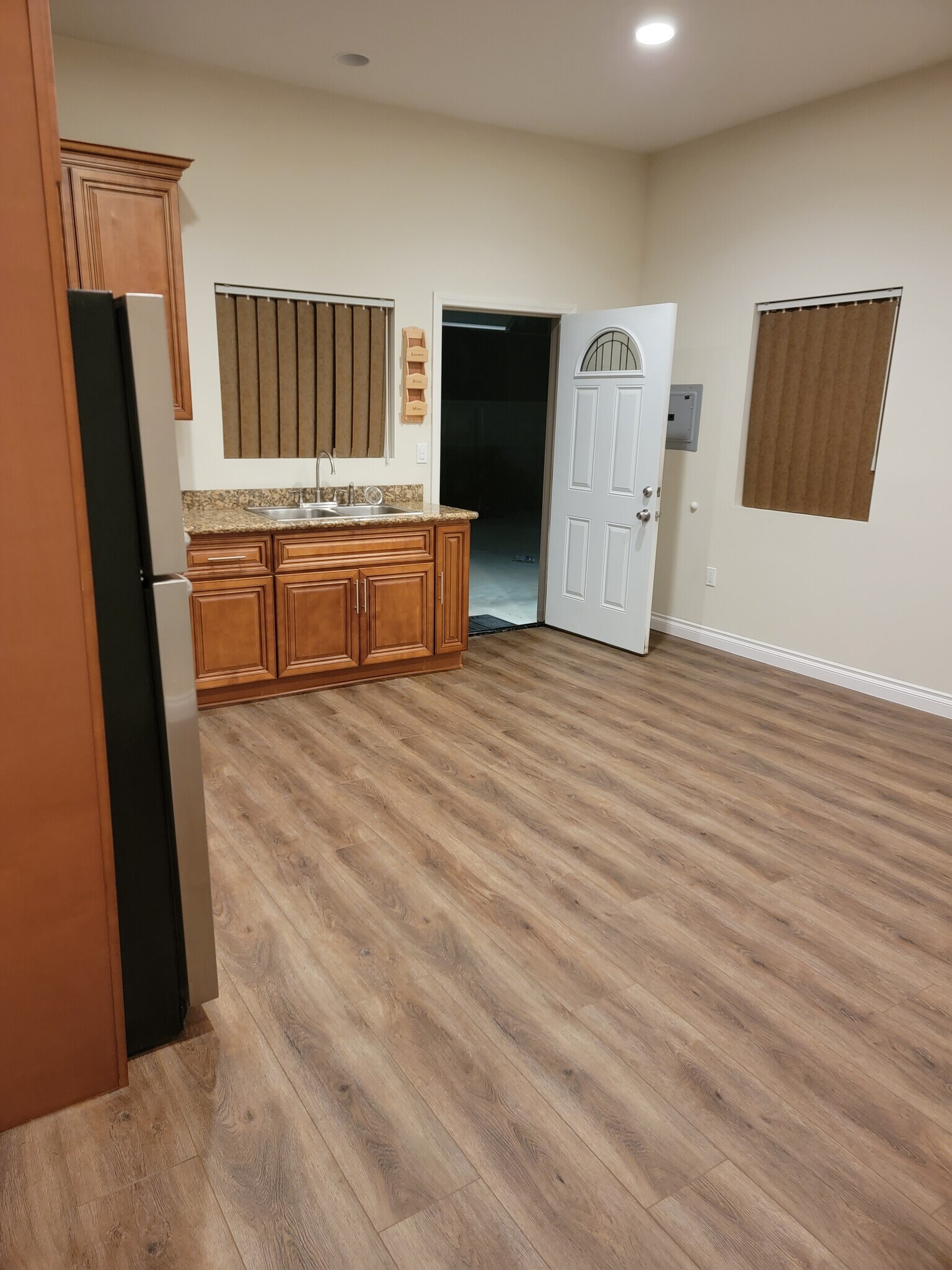 Building Photo - 1010 Florence Pl