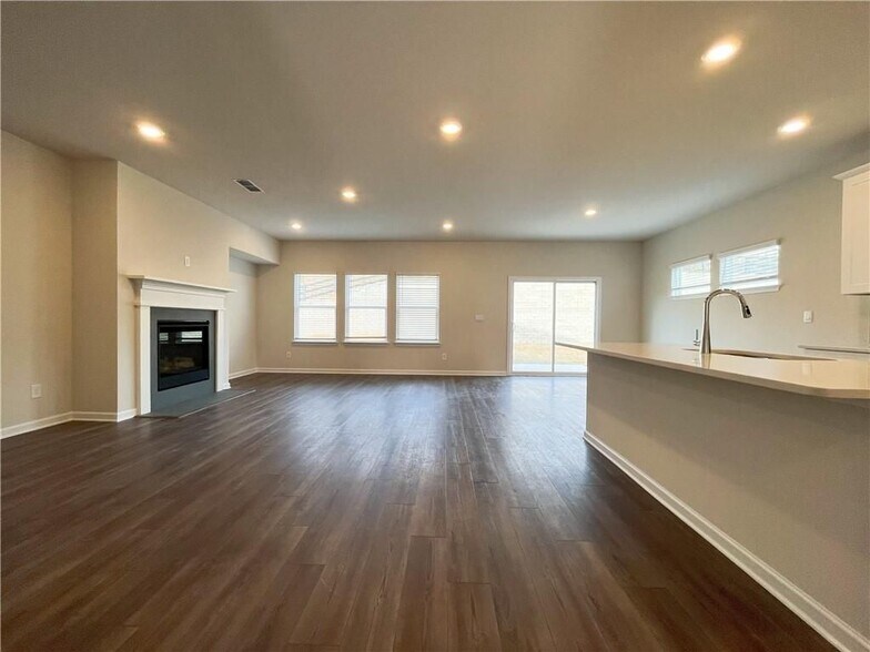 Building Photo - 6003 Hickory Crk Ct